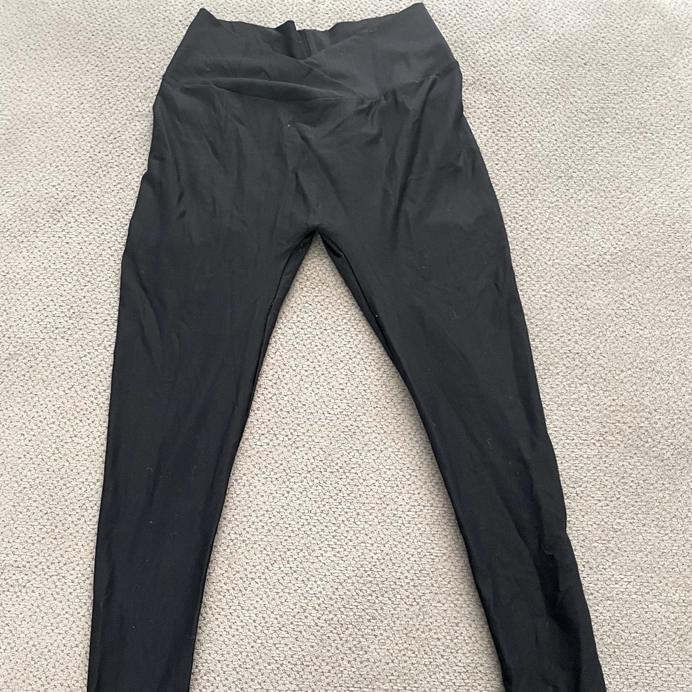Oh Yas Fit V-Waist Butt Scrunch Leggings Color-Black (Women’s Size Medium)